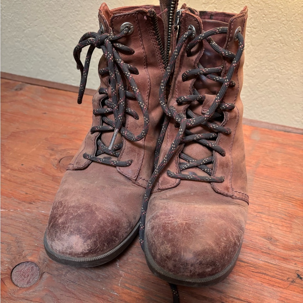 Brown Lace-Up Ankle Boots, waterproof leather. Perfect practical and elegant.